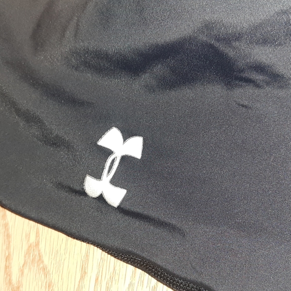Underarmour compression crops - Picture 2 of 2